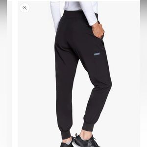 Women’s Med Couture scrub jogger pants!
